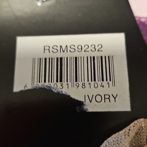 Elegant Blush and Gold Scarf - Picture 4 of 6